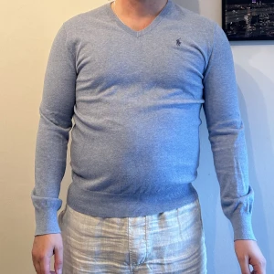 Ralph lauren tröja  - Ljusblå ny skick 