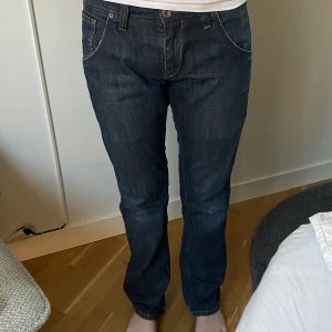 Tommy jeans - Lågmidjade raka jeans från Tommy hilfiger, passar s/m💕