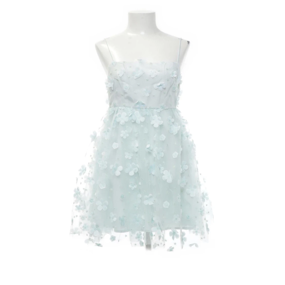 Söt blommig tyllklänning 