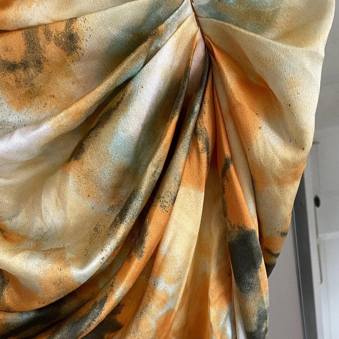 SATIN KJOL GUL S - 91