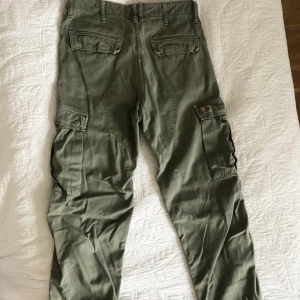 Carhartt cargo pants - Carhartt regular cargo pant Storlek w28 l32 Säljer eftersom de inte kommer till användning längre. Pris kan diskuteras vid snabb deal