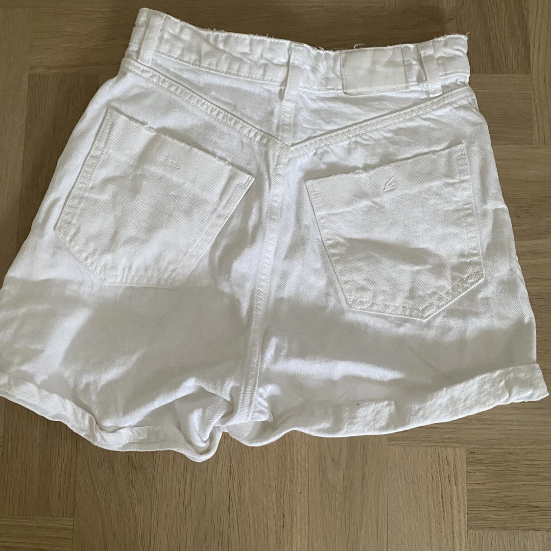 Vita jeansshorts - 90