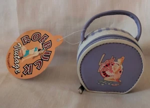 Gulli, pytteliten väska  - Mer som en portmonnä eller för små sminksaker. Aldrig använd