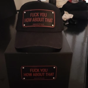 John hatter keps - Helt ny john hatter keps Skick 9/10 Köpt på season för 1000  Kvitto och box finns