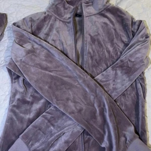 Set - En jätte fin set, går bra och ha det på sommaren också.