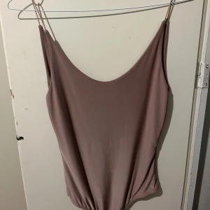 Body - Body med öppen rygg, aldrig använt