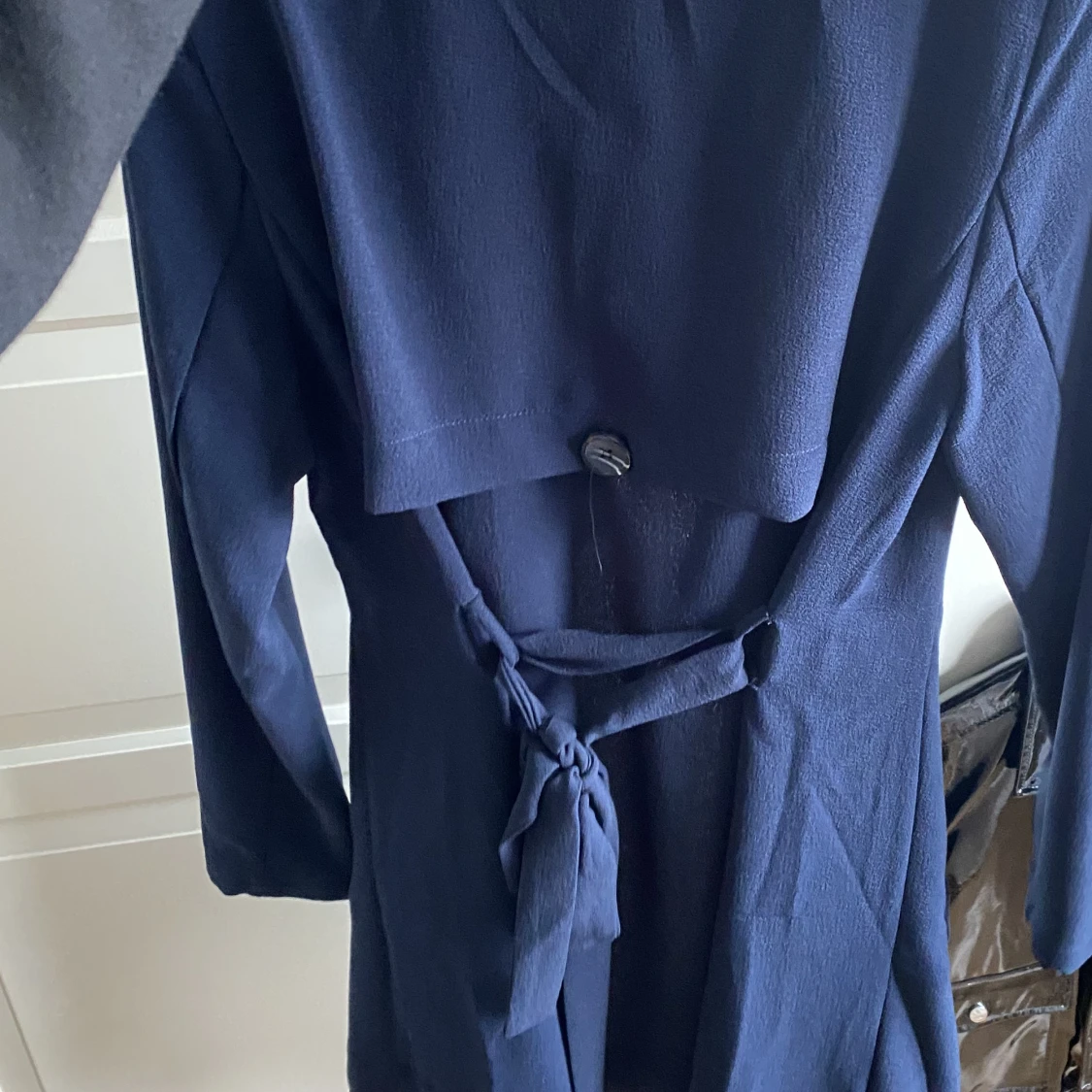 Marinblå trenchcoat - 90