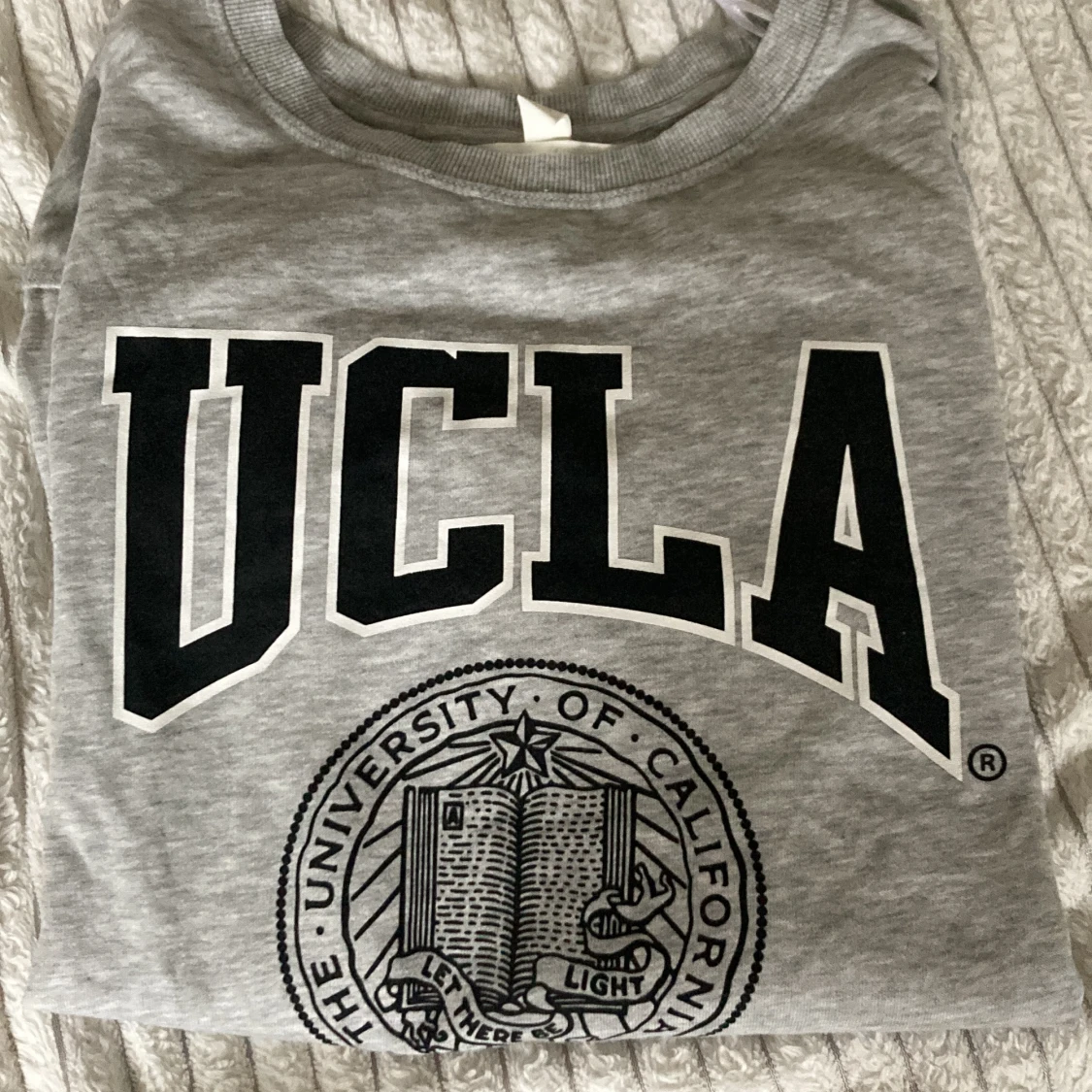 Tröja med text på. - 91