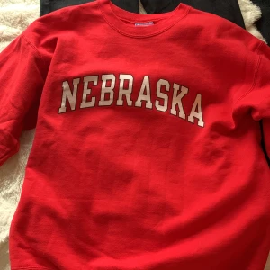 Sweatshirt - Säljer denna sweatshirt. Skön och snygg, passar till mycket