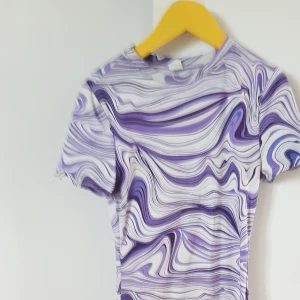 Klänning - En fin somrig klänning. Passar barn 8 till 10 år. 140 storlek. 