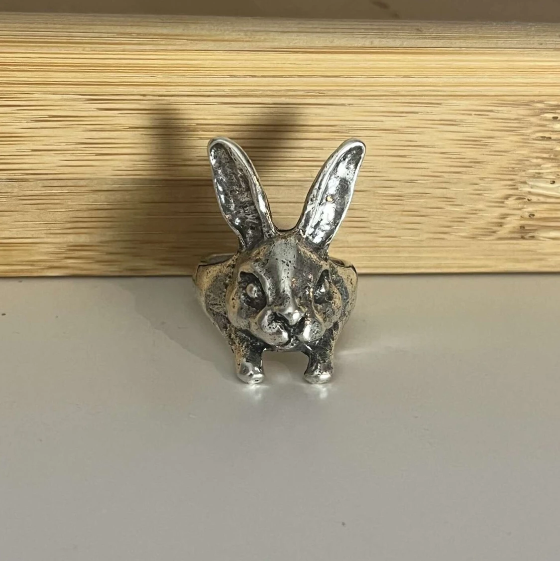 Rabbit ring