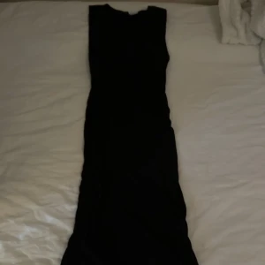 Klänning - säljer min svarta klänning