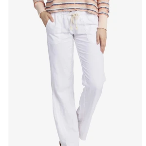 Roxy linnebyxor  - INTRESSEKOLL!!! Köpta denna sommaren för 600kr, slutsålda i S på alla hemsidor❤️ jättefint skick!!