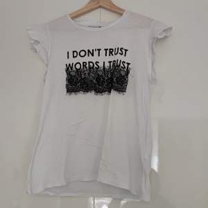 T-shirt from Motivi, 