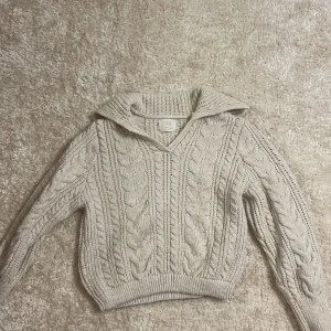 mjuk knit sweater från zara! - oversized knitwear, använd några gånger!