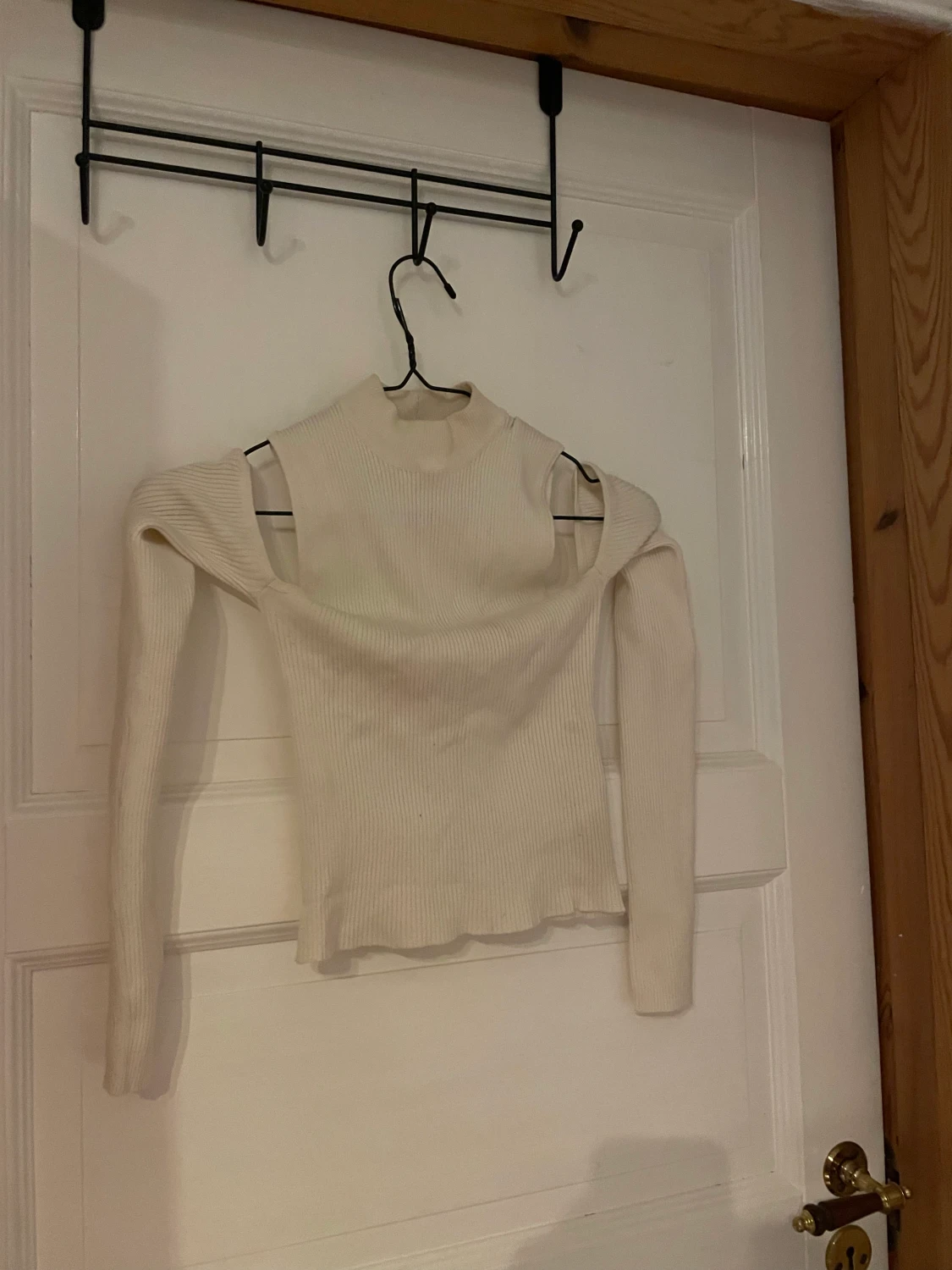 Axelled topp från bershka - 90