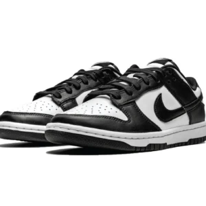 nike dunks  - Säljer dessa populära Nike dunks i ett okej skick! Lite creasade framtill men går lätt att fixa! 500kr, nypris 2500🖤🤍