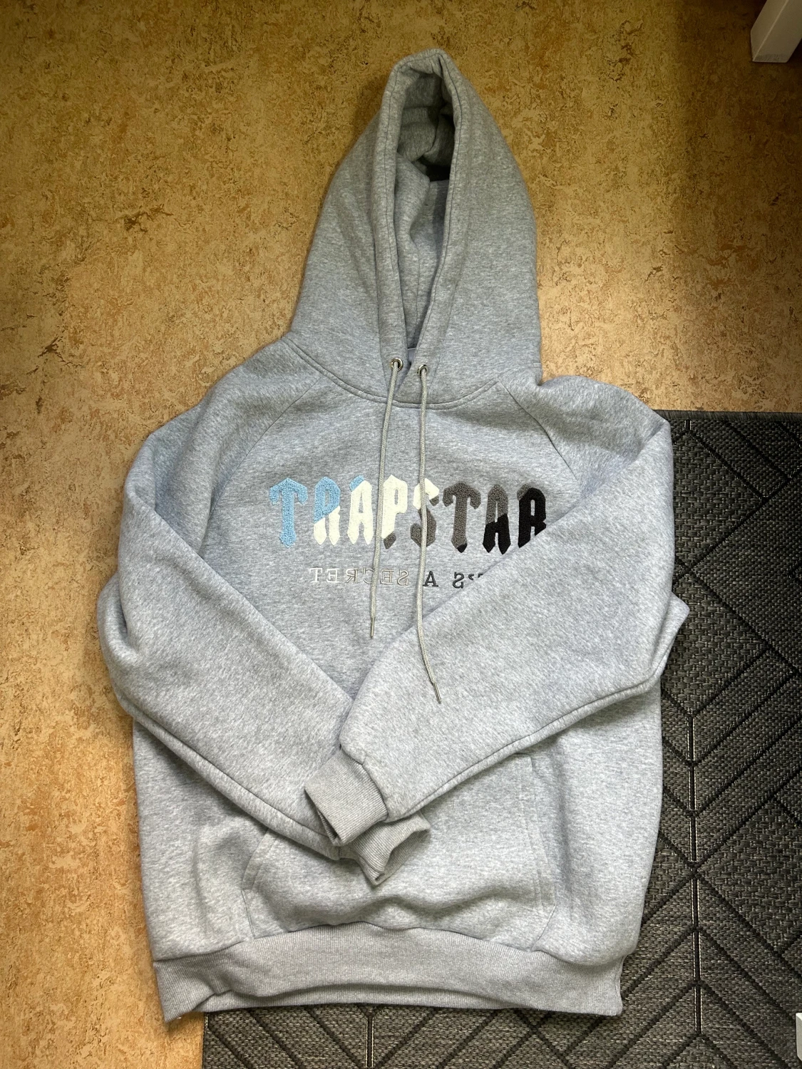 trapstar hoodie 