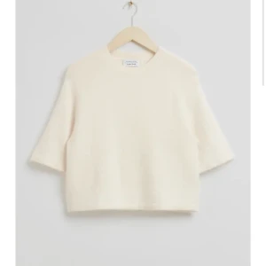 Stickad tröja - Säljer min skit snygga tröja från other stories! Säljer så jag har två