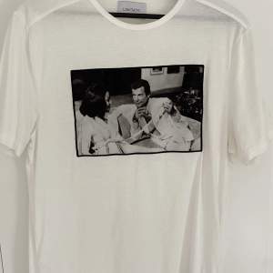 Limitato t-shirt  Storlek: Medium  Skick:7,5/10 (Lagat flaw finns se bild)  Pris:550kr  Köparen står för eventuell frakt📦🚚 