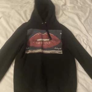 Hoodie med tryck - Jag säljer en hoddie från ”the cool elephant” som jag växt ur. 🌸