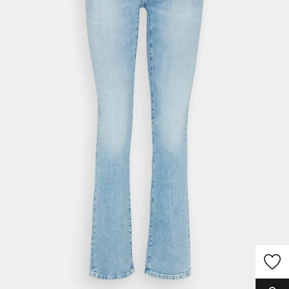 Ljusblå Pepe jeans!Mycket bra skick då de är helt oanvända!☺️ Slutsålda på hemsidan, Pris kan diskuteras!. Jeans & Byxor.