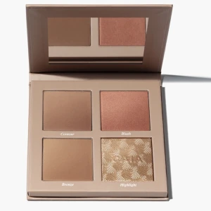 Caia classy palett  - En helt ny classy pallet som är oanvänd pg av att jag har en från innan! Orginal pris 395kr Säljs för 300kr Frakt 35kr