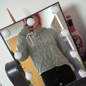 Kort tunn hoodie - Kort mintgrön tunn hoodie