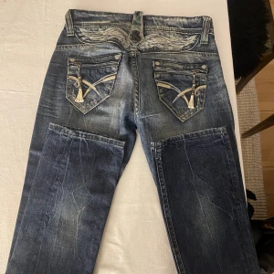 Lågmidjade jeans - Super snygga jeans som tyvärr blivit för små💖 super fint skick finns inga tecken på användning