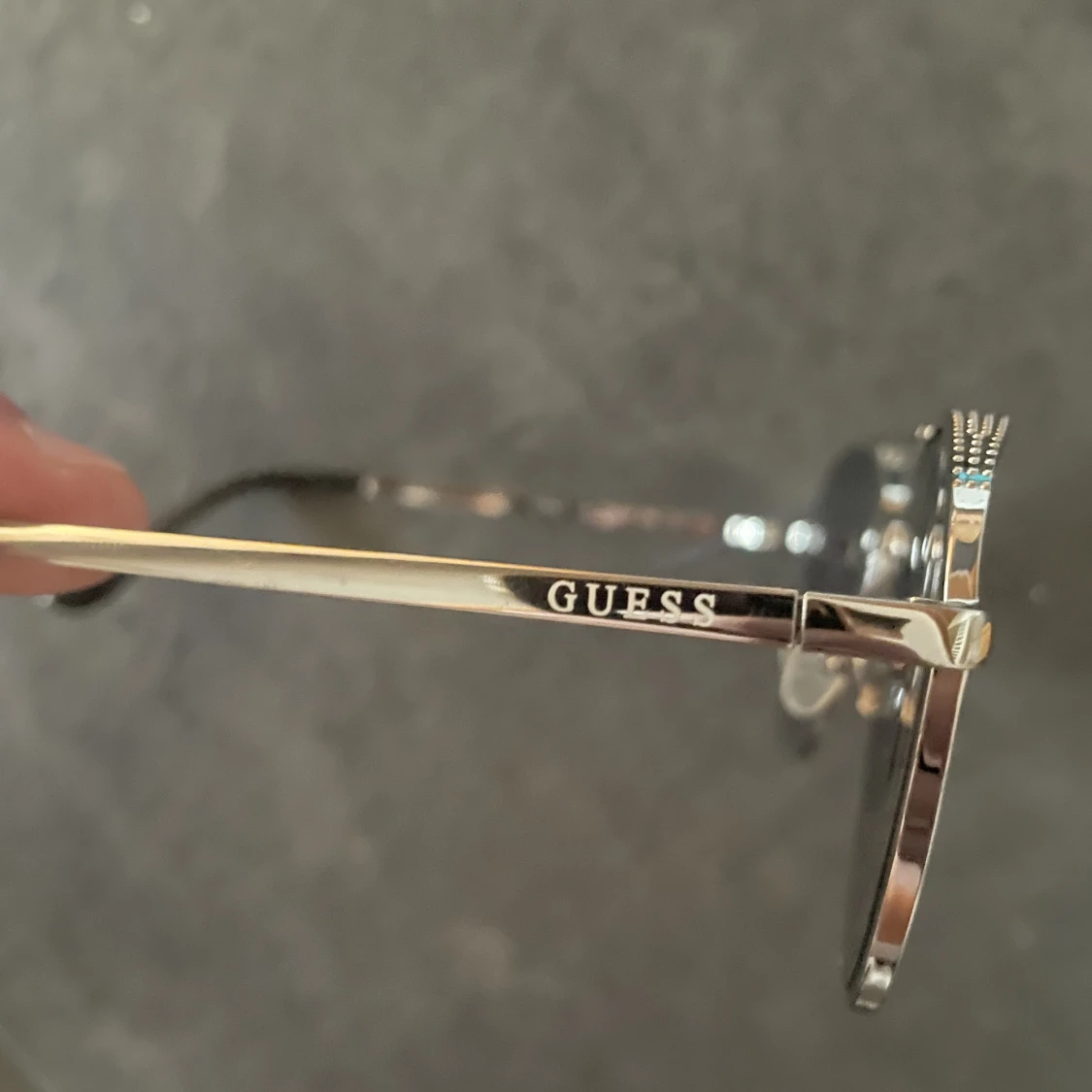 Guess solglasögon  - 90