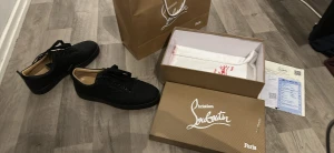 loubs  - storlek 43 använd 1 gång tar emot byteb 