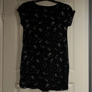 Nattlinne  - Jätte söt och fin. Knappt använd 