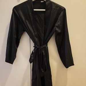 Morgonrock i satin - Morgonrock i satin. Fint skick. Nypris ca 300kr