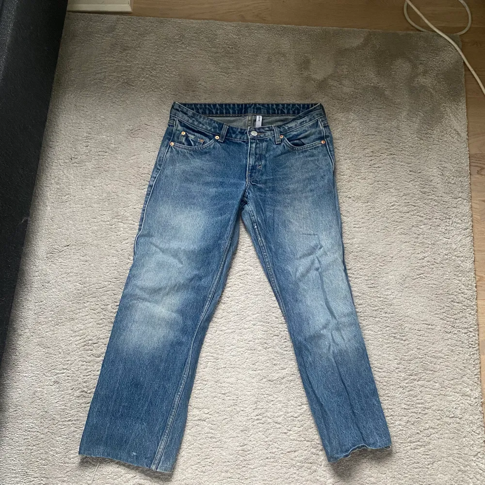 Weekday jeans som inte kommit till mycket användning🩷 pris kan diskuteras!!. Jeans & Byxor.