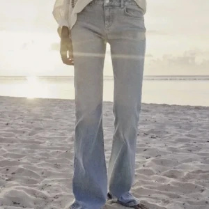 Low waist jeans  - Andvända en gång, och i bra skick. Skriv för fler bilder 💗💗