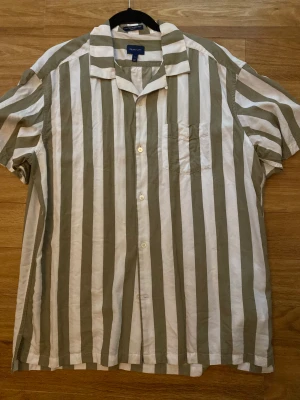 Gant skjorta  - Snygg gant skjorta. Väl använd.