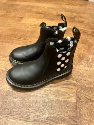 Dr Martens fodrade kängor barn - Storlek 30