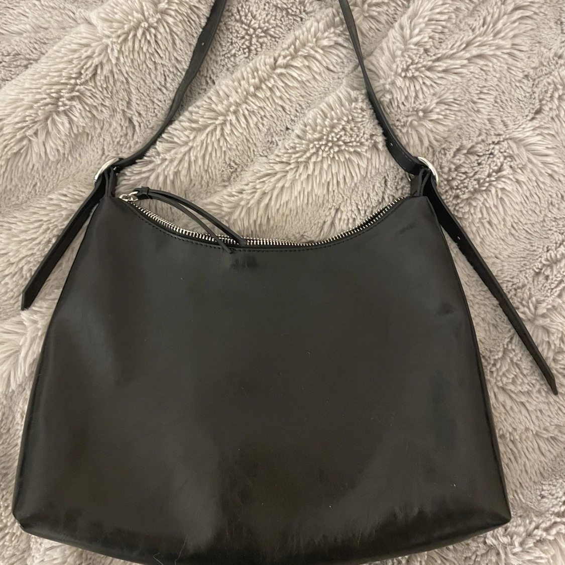 Svart väska - 90