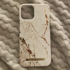 Ideal of Sweden skal, iPhone 12 - I princip oanvänt, precis som nytt ! Köpt för 299kr, passar iPhone 12