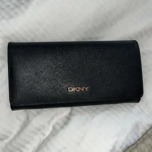 Plånbok från dkny 