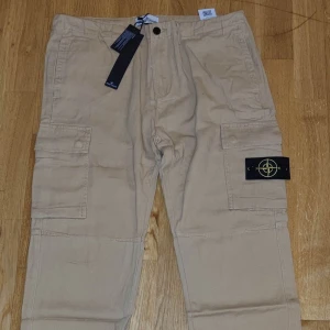 Stone Island byxor - Stone Island byxor oanvända helt nya.  