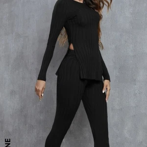 Två delat sett - Aldrig använd då det var för smått för mig, köppt på shein för 190