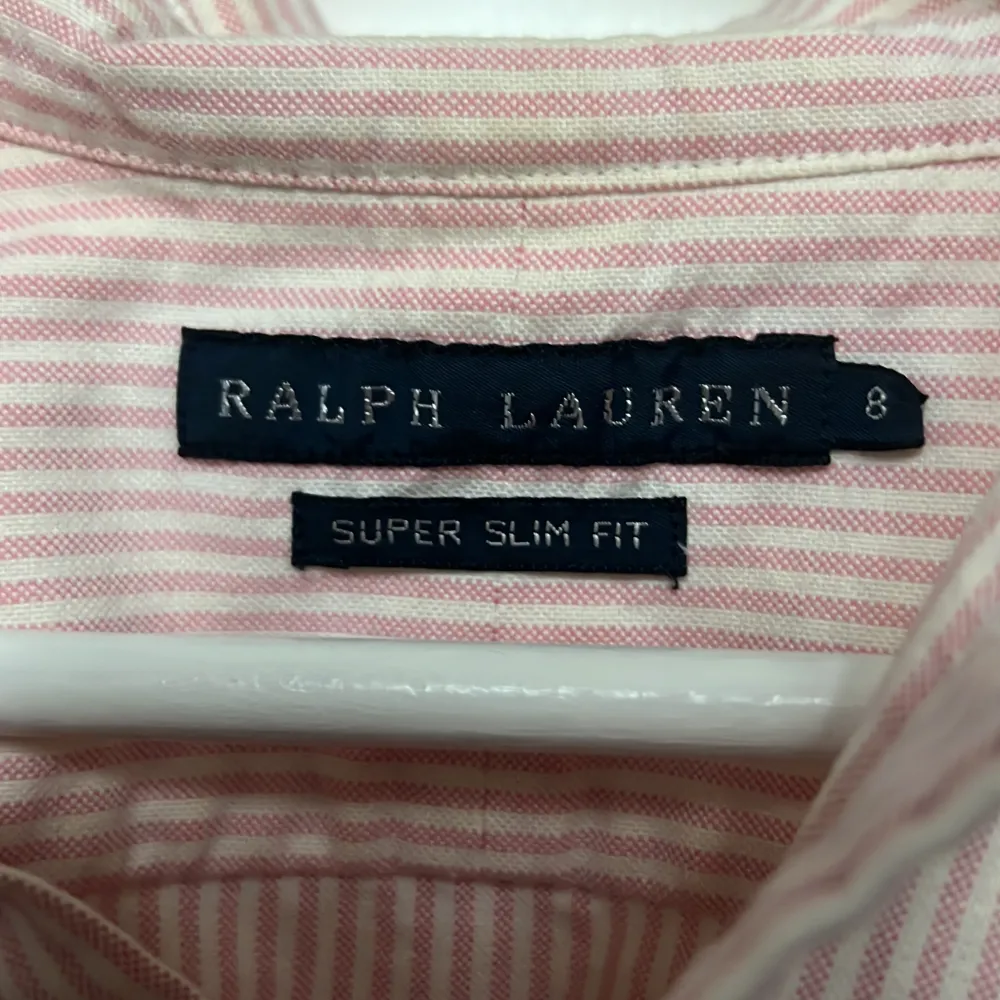 Klassisk Ralph Lauren skjorta - super slim fit . Skjortor.