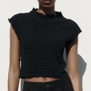 Zara topp - Populär topp från zara, helt oanvänd💗