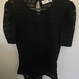 Nättröja - Super snygg nättröja från Vila. Har inga defekter och använd endast en gång. 