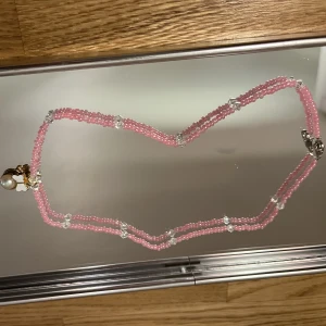 Halsband  - Handgjorda halsband i olika färger, 45kr per st
