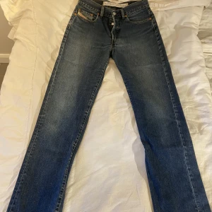 Högmidjade jeans - Diesel 