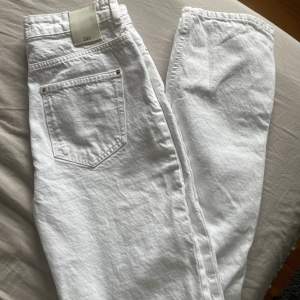 Jeans från zara med prislappen kvar