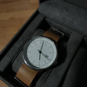 Cheapo unisex klocka  - Fick denna i present men har inte kommit till användning, behöver bara nytt batteri! Kom med bud! 