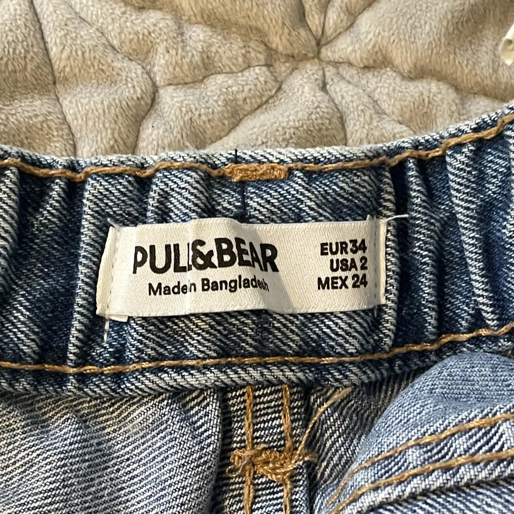 Jeans från pull&bear i bra skick, men använda ! . Jeans & Byxor.